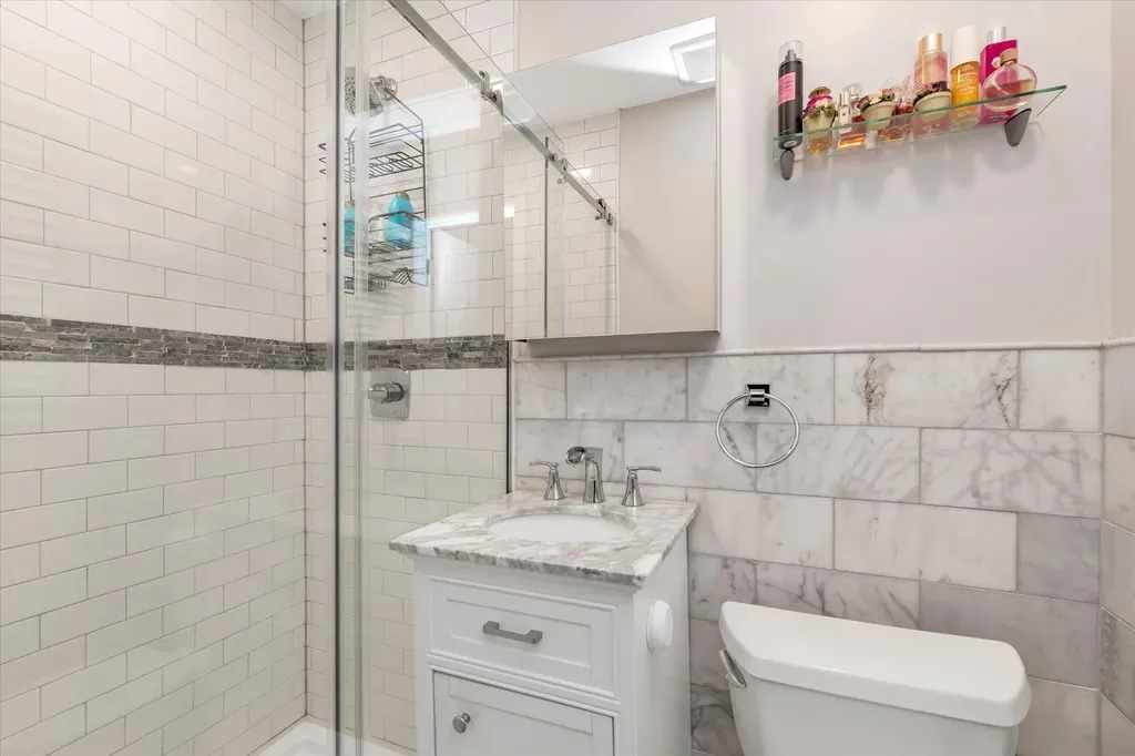 290 Thompson Shore Road Manhasset NY 11030