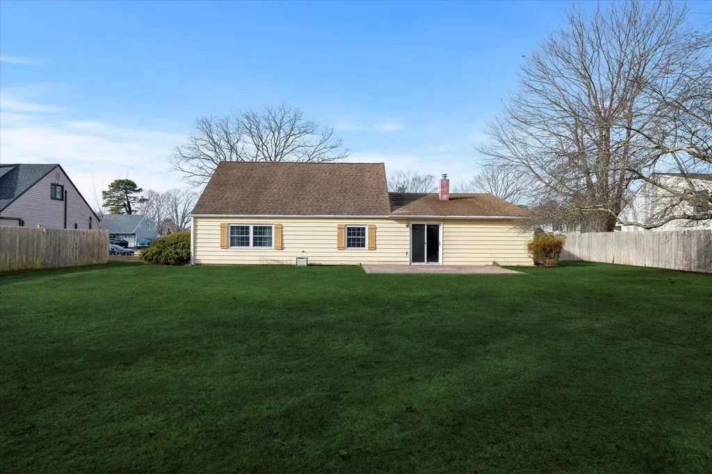 45 White Pine Way Medford NY 11763