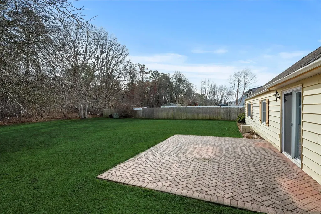 45 White Pine Way Medford NY 11763