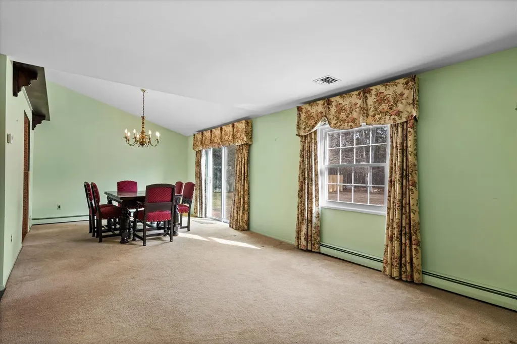 45 White Pine Way Medford NY 11763