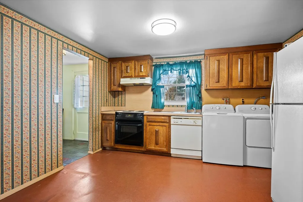 45 White Pine Way Medford NY 11763