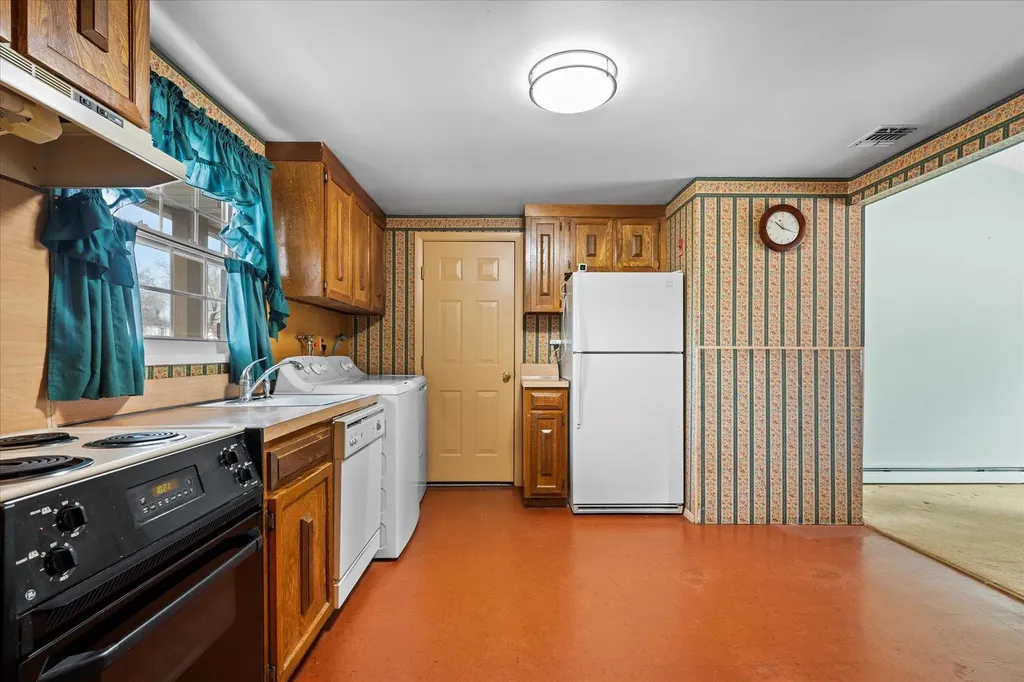 45 White Pine Way Medford NY 11763