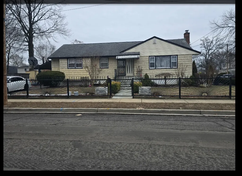 232 Yale Street Hempstead NY 11550