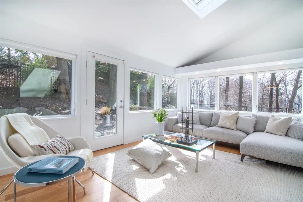 210 Clinton Avenue Dobbs Ferry NY 10522