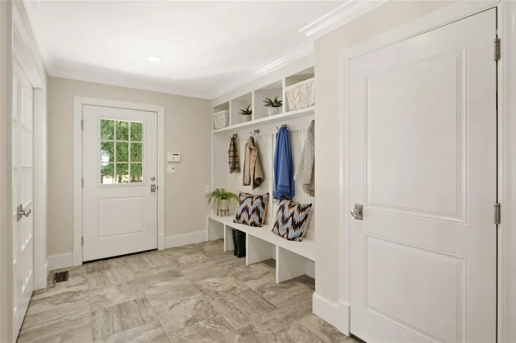 6 Seymour Place E Armonk NY 10504