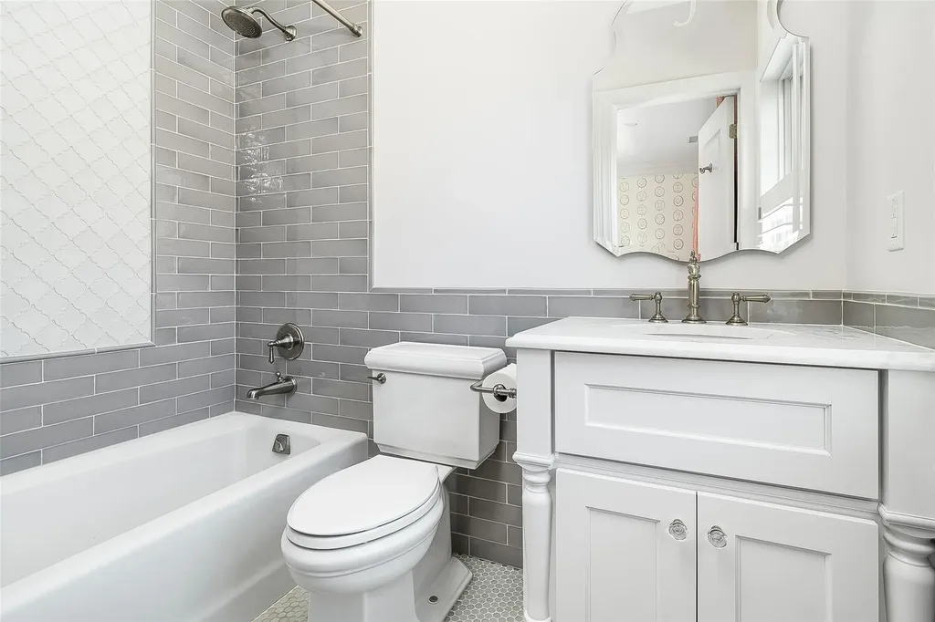6 Seymour Place E Armonk NY 10504