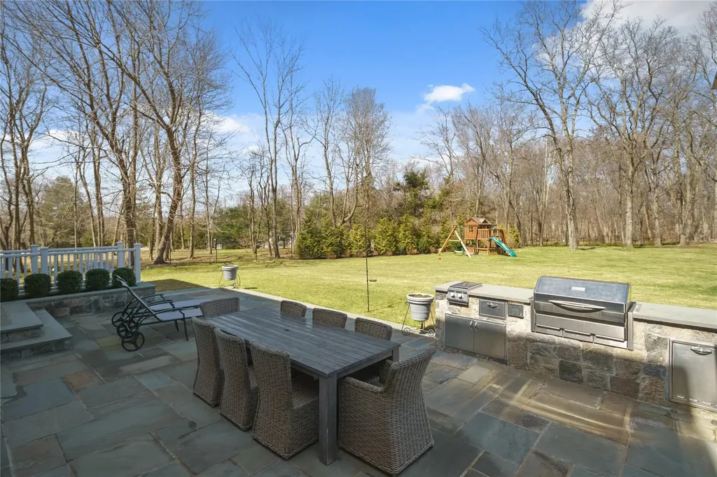 6 Seymour Place E Armonk NY 10504