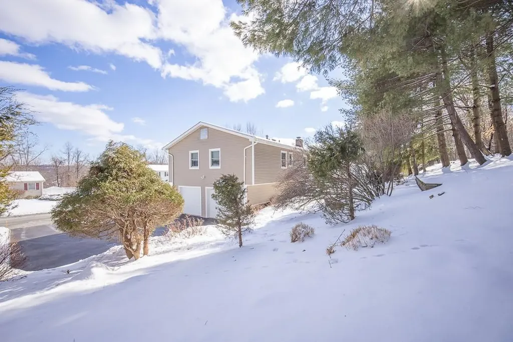 13 Stonecrest Drive Thiells NY 10984