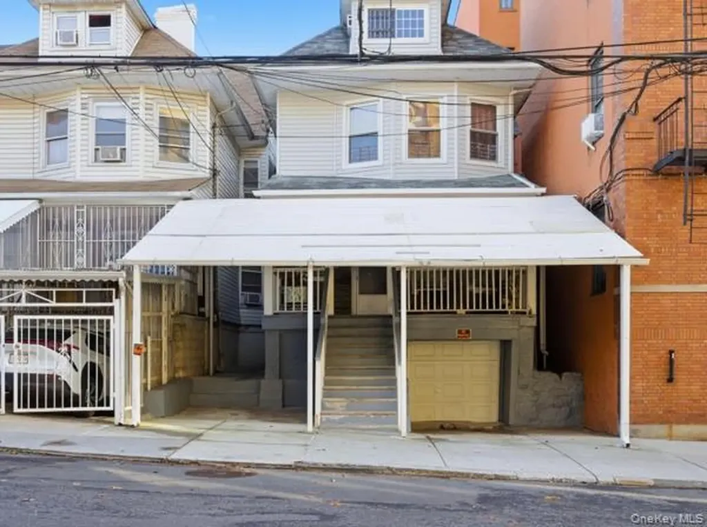 2448 Devoe Terrace Bronx NY 10468