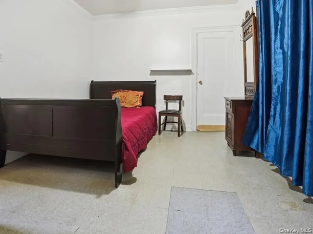 2448 Devoe Terrace Bronx NY 10468