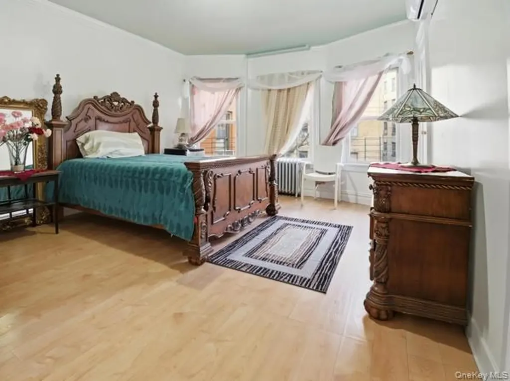 2448 Devoe Terrace Bronx NY 10468