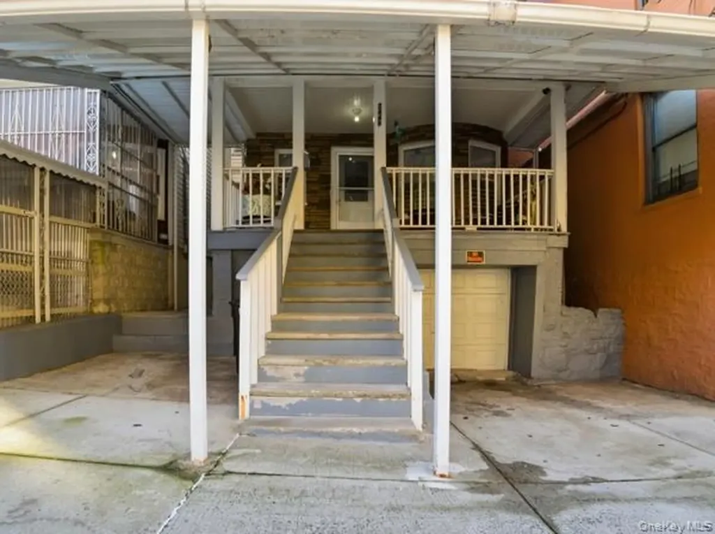 2448 Devoe Terrace Bronx NY 10468