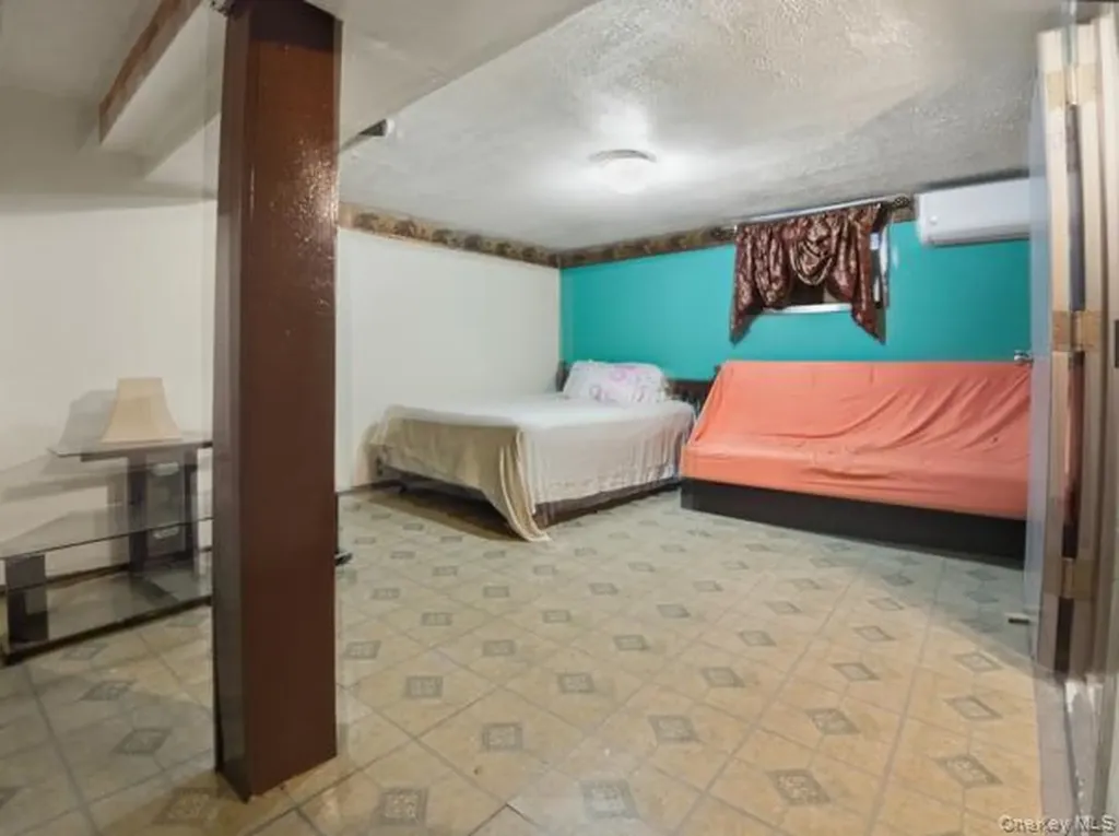 2448 Devoe Terrace Bronx NY 10468