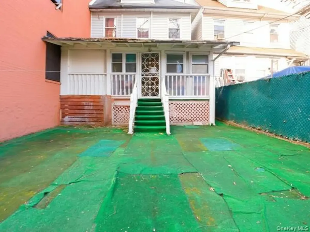 2448 Devoe Terrace Bronx NY 10468