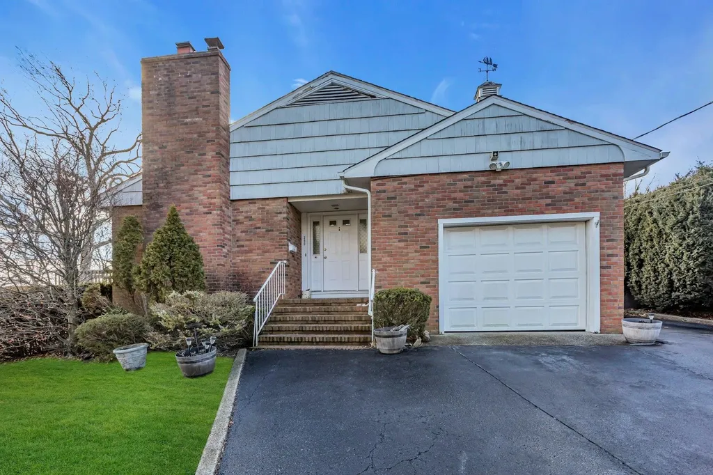 260 Carman Street Patchogue NY 11772