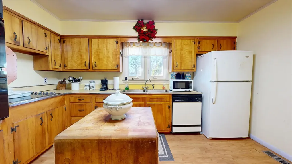 121 Aspatuck Road Westhampton Beach NY 11978