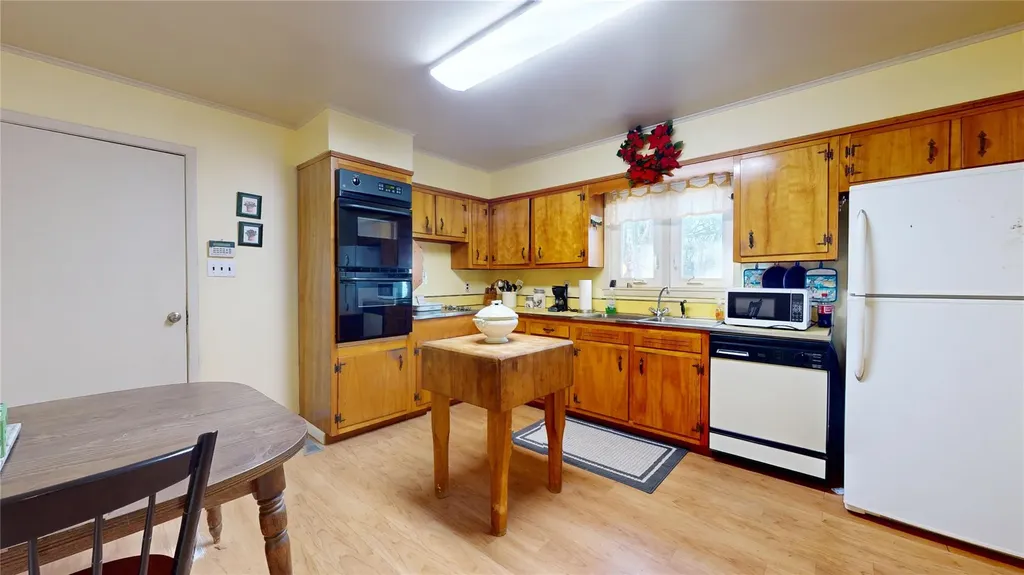 121 Aspatuck Road Westhampton Beach NY 11978