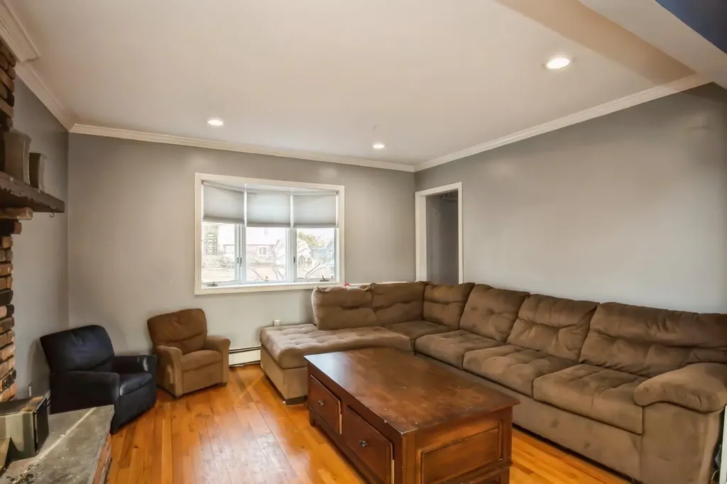 1114 Hyman Avenue Bay Shore NY 11706