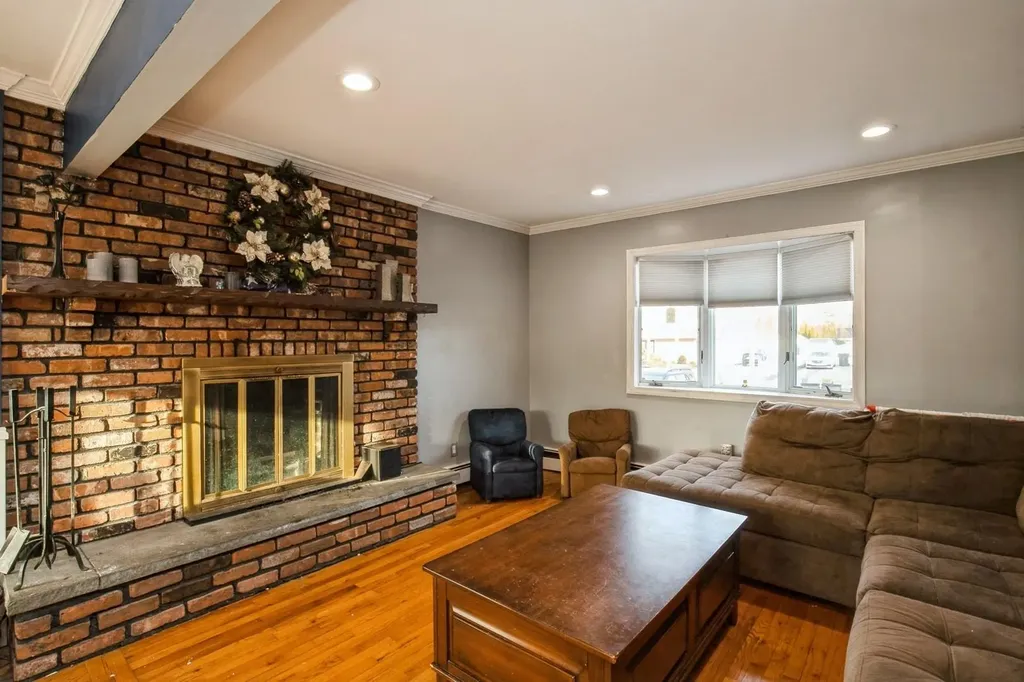 1114 Hyman Avenue Bay Shore NY 11706