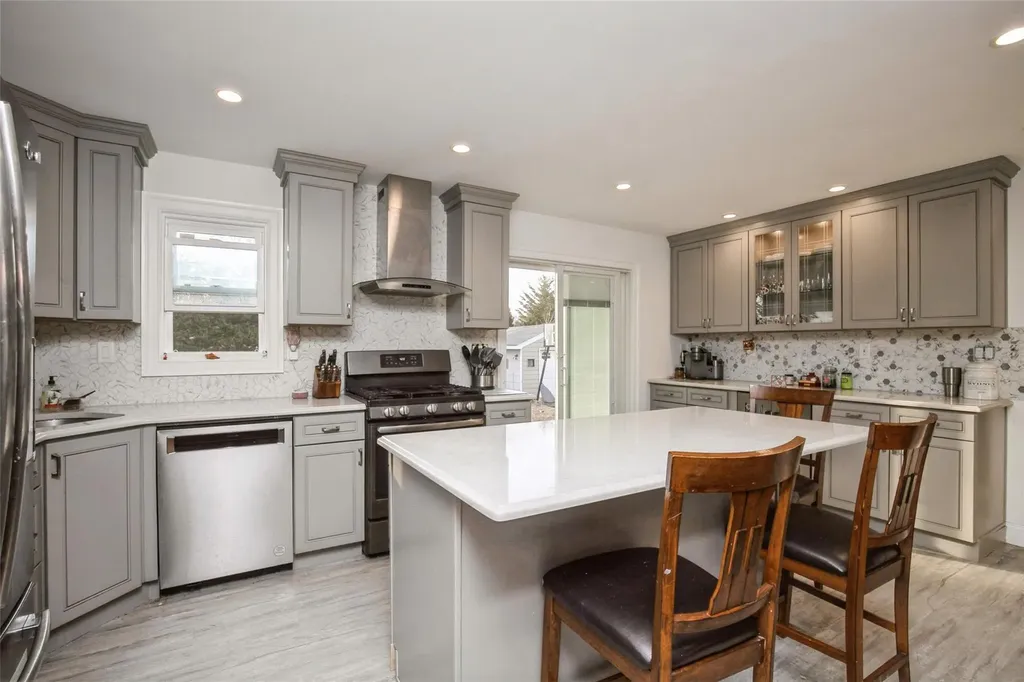 1114 Hyman Avenue Bay Shore NY 11706