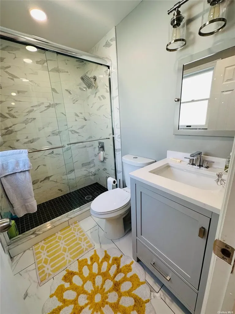92 Clapham Avenue Manhasset NY 11030