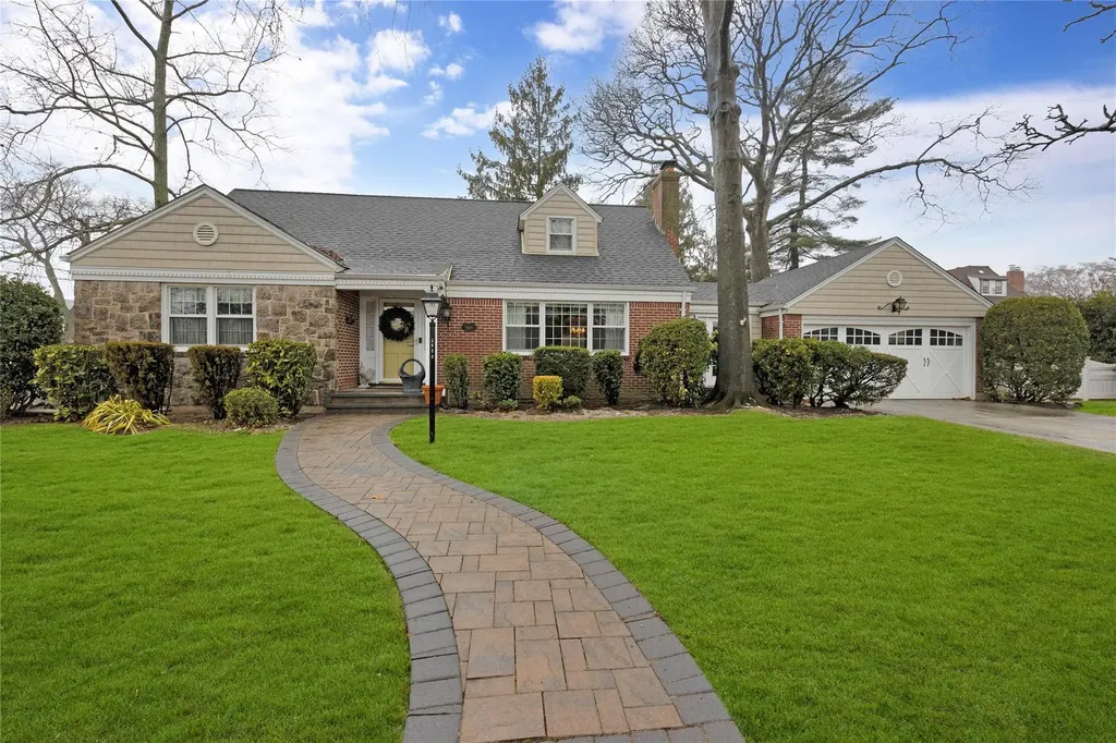 2628 Hendrickson Avenue Oceanside NY 11572