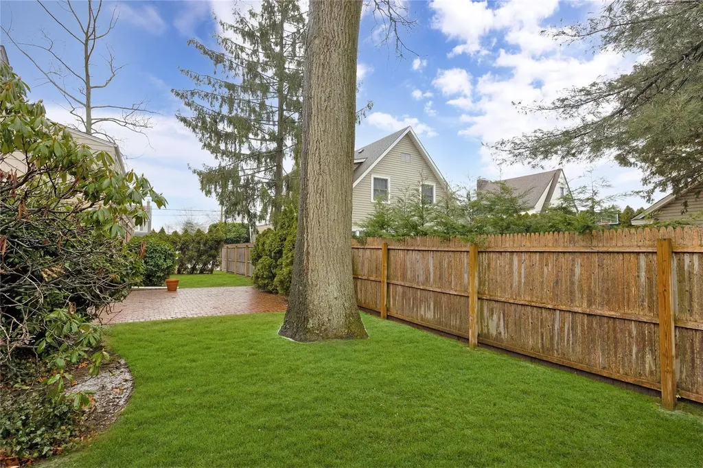 2628 Hendrickson Avenue Oceanside NY 11572