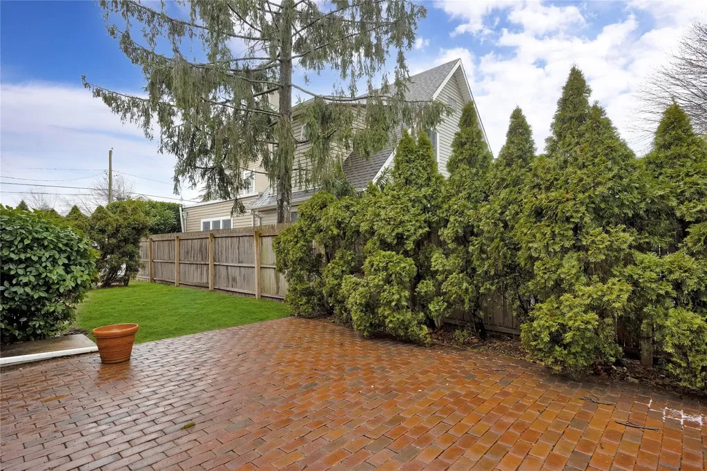 2628 Hendrickson Avenue Oceanside NY 11572
