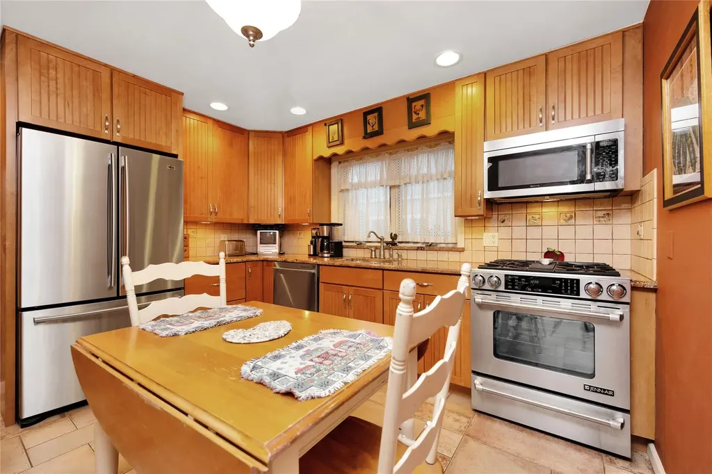 2628 Hendrickson Avenue Oceanside NY 11572