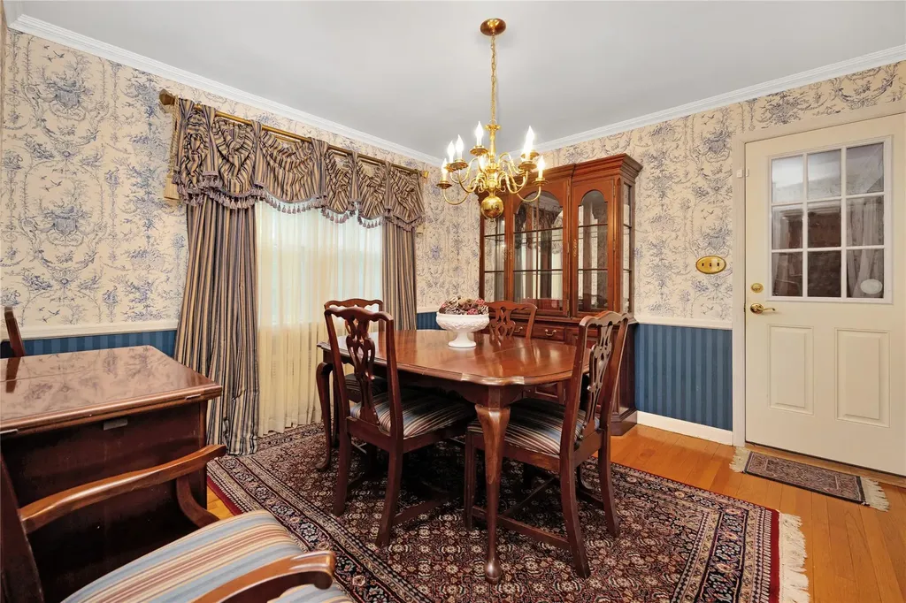 2628 Hendrickson Avenue Oceanside NY 11572