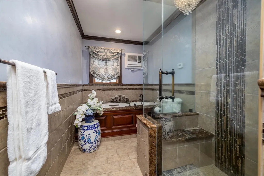 14 Garden Place Bay Shore NY 11706