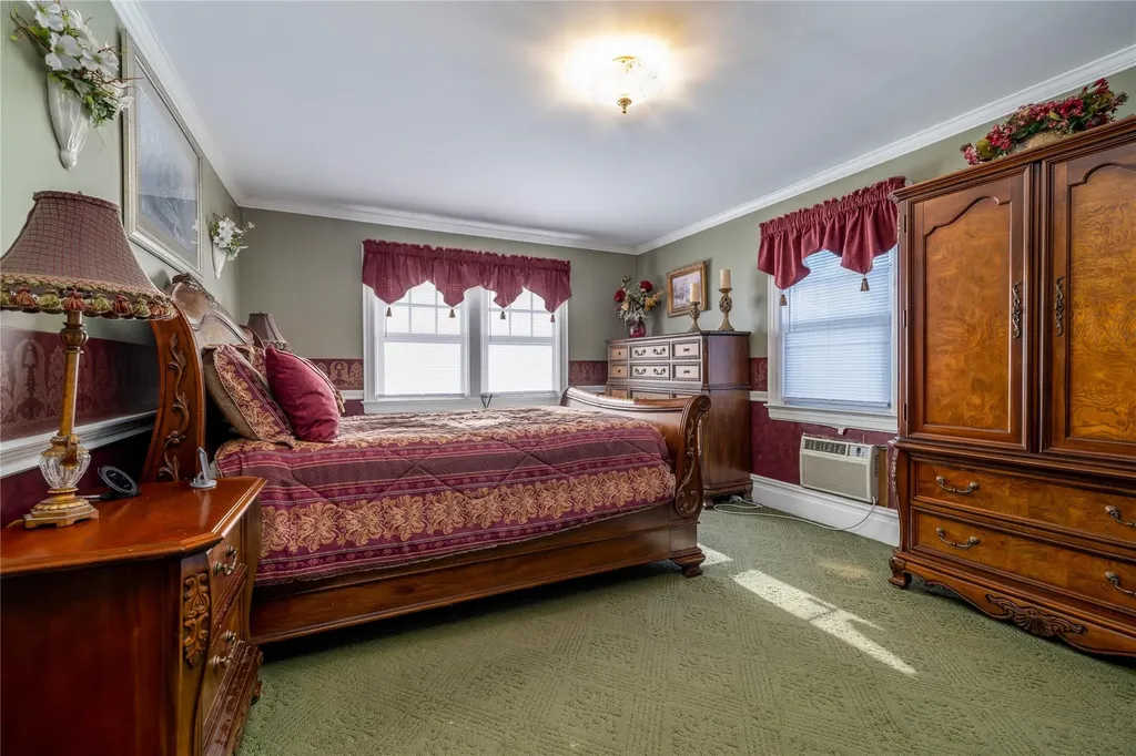 14 Garden Place Bay Shore NY 11706