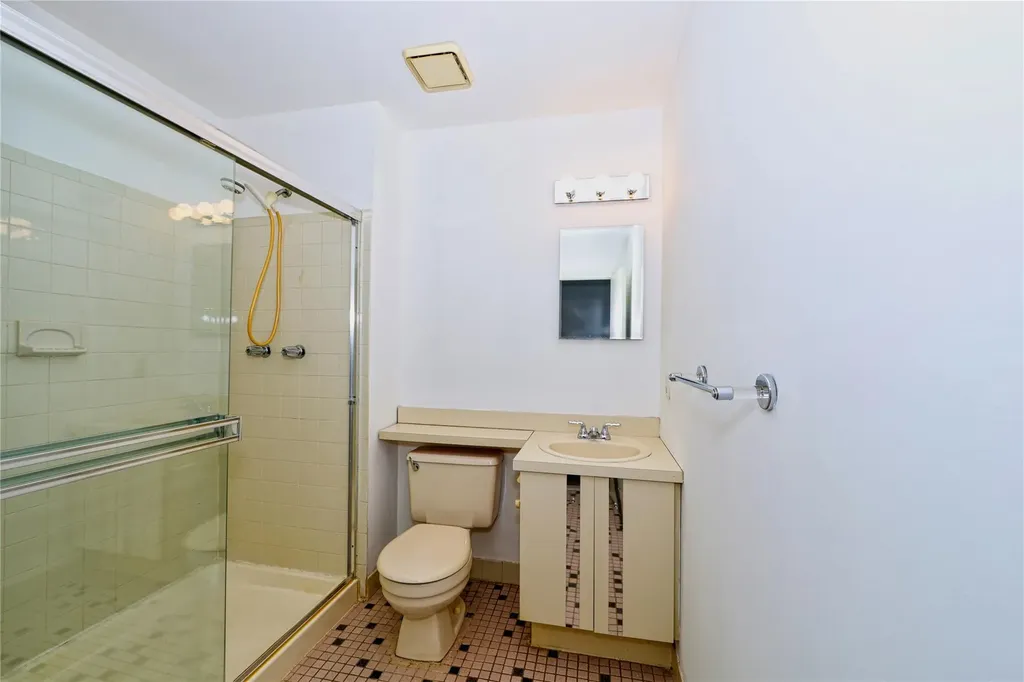 34 Northgate Crescent Melville NY 11747