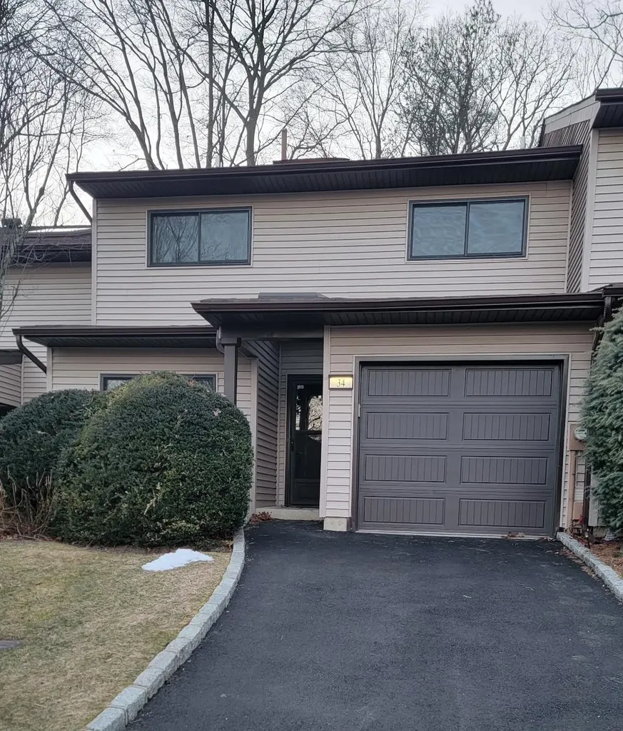 34 Northgate Crescent Melville NY 11747