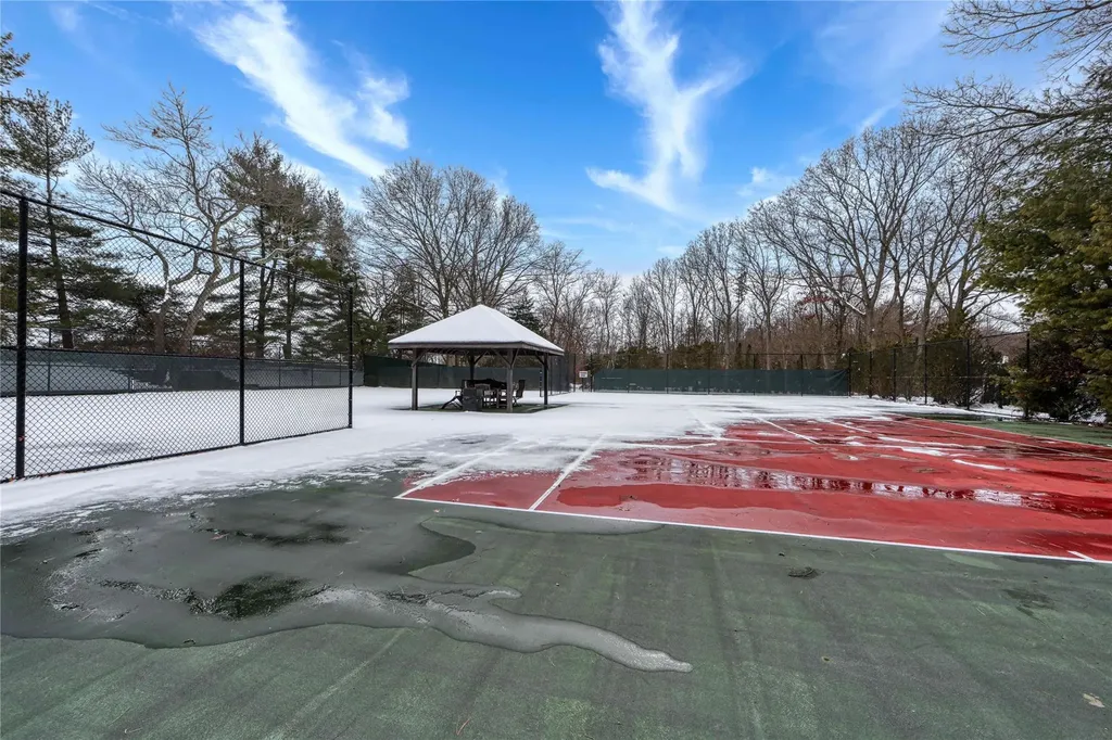 34 Northgate Crescent Melville NY 11747