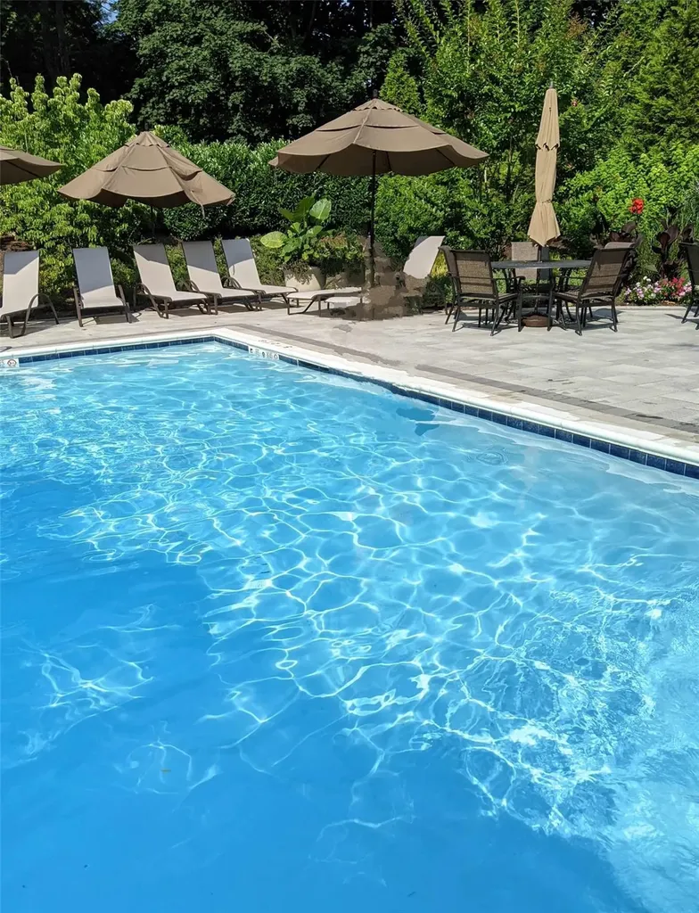 34 Northgate Crescent Melville NY 11747