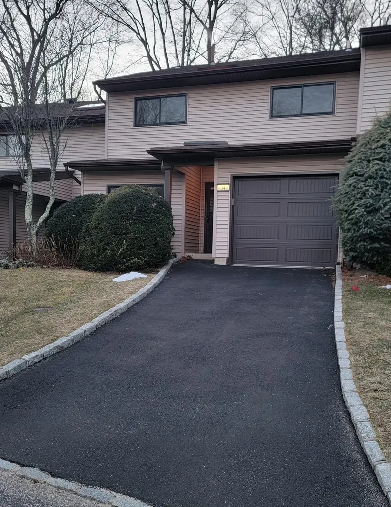 34 Northgate Crescent Melville NY 11747
