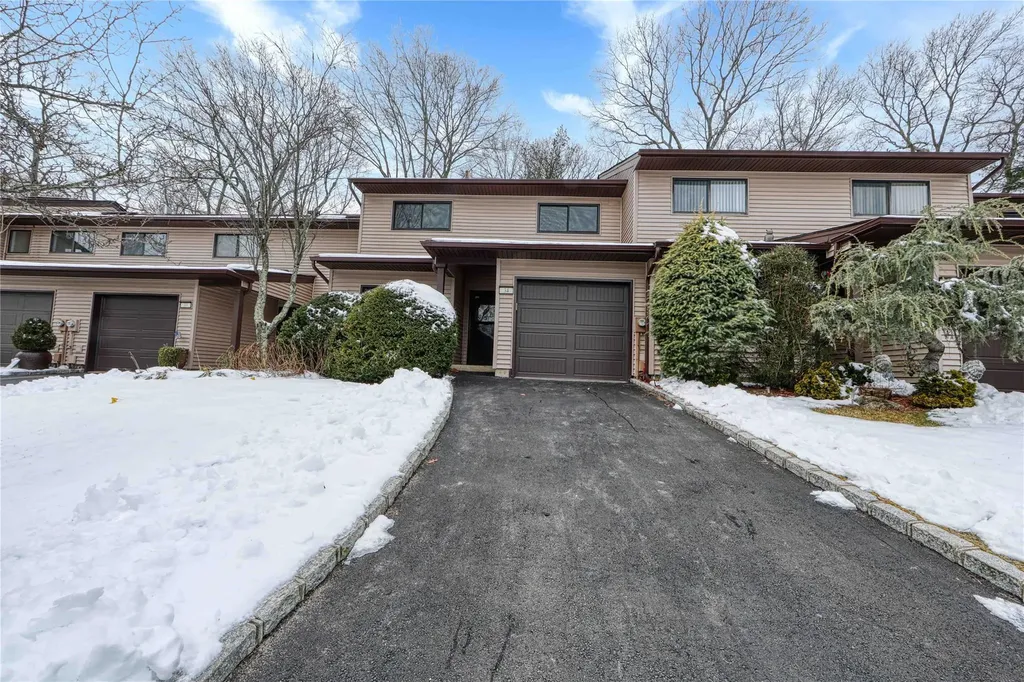 34 Northgate Crescent Melville NY 11747