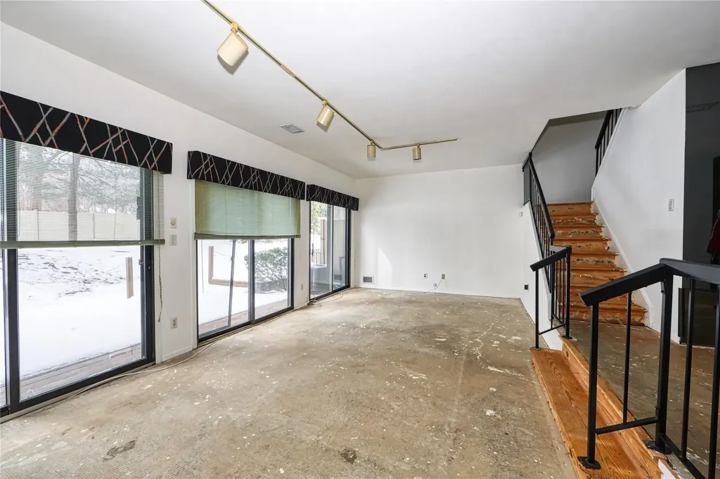 34 Northgate Crescent Melville NY 11747