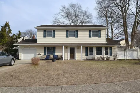 14 Colmar Avenue Lake Grove NY 11755