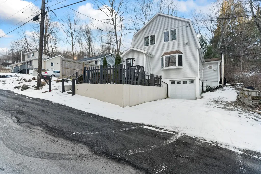 3 Worthington Drive W Carmel NY 10512