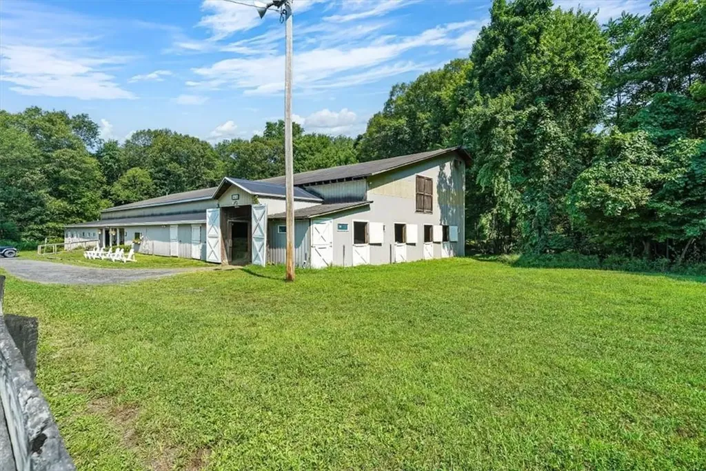 99 Purdys Lane New Windsor NY 12553