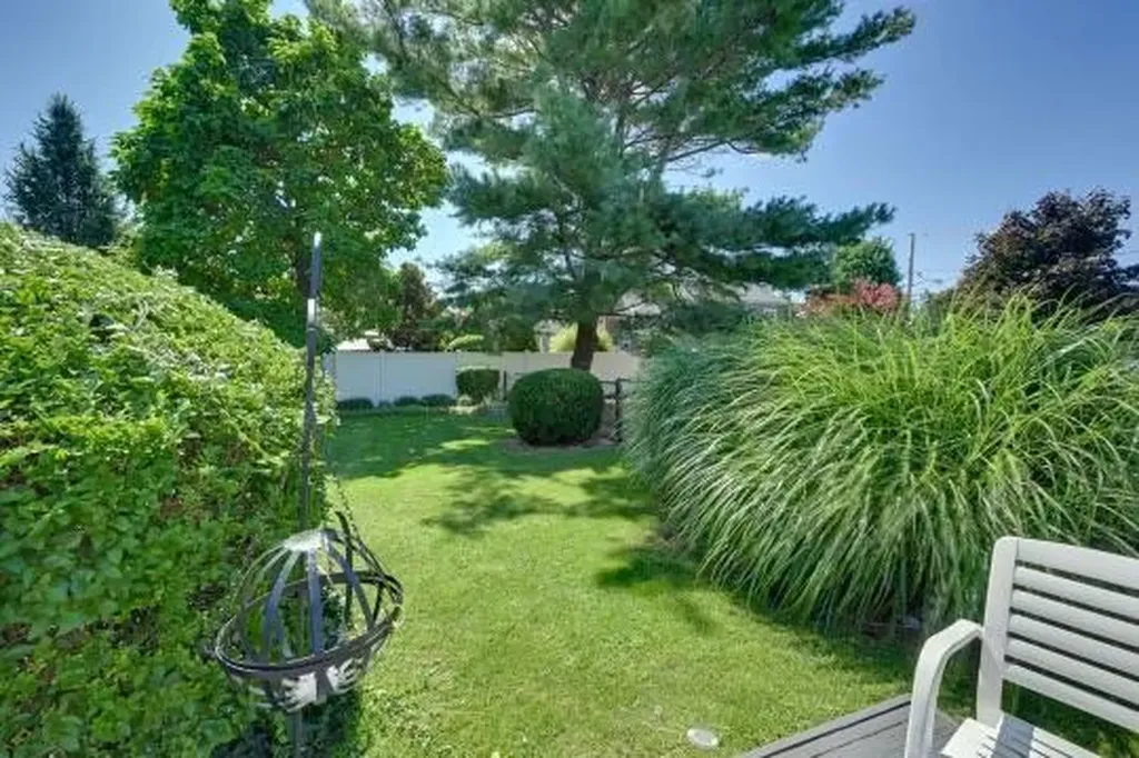 487 S Bayview Avenue Freeport NY 11520