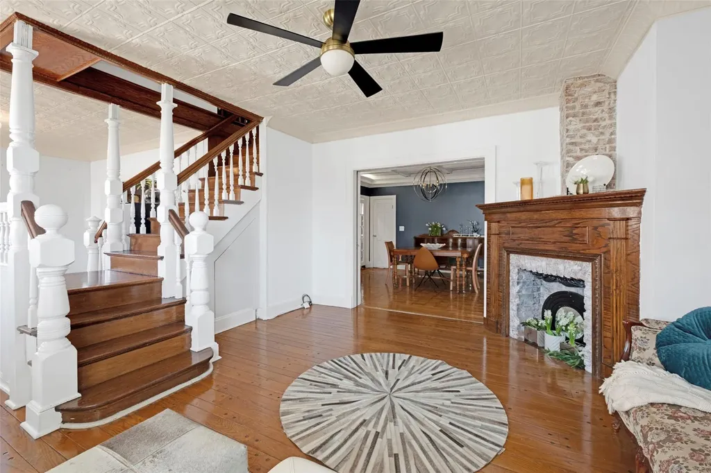 487 S Bayview Avenue Freeport NY 11520