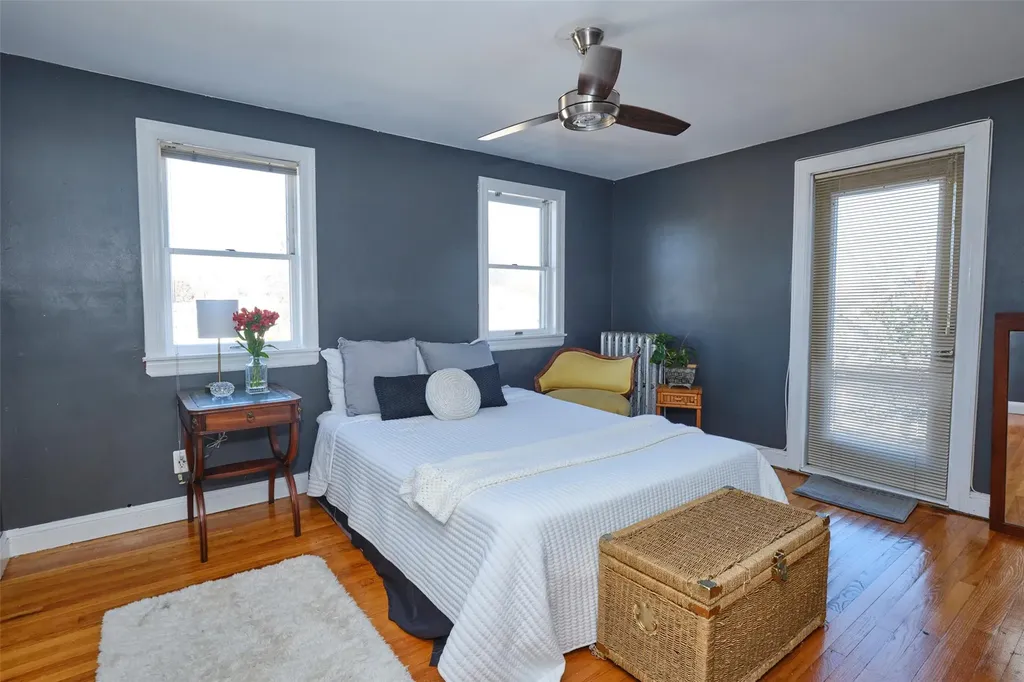 487 S Bayview Avenue Freeport NY 11520