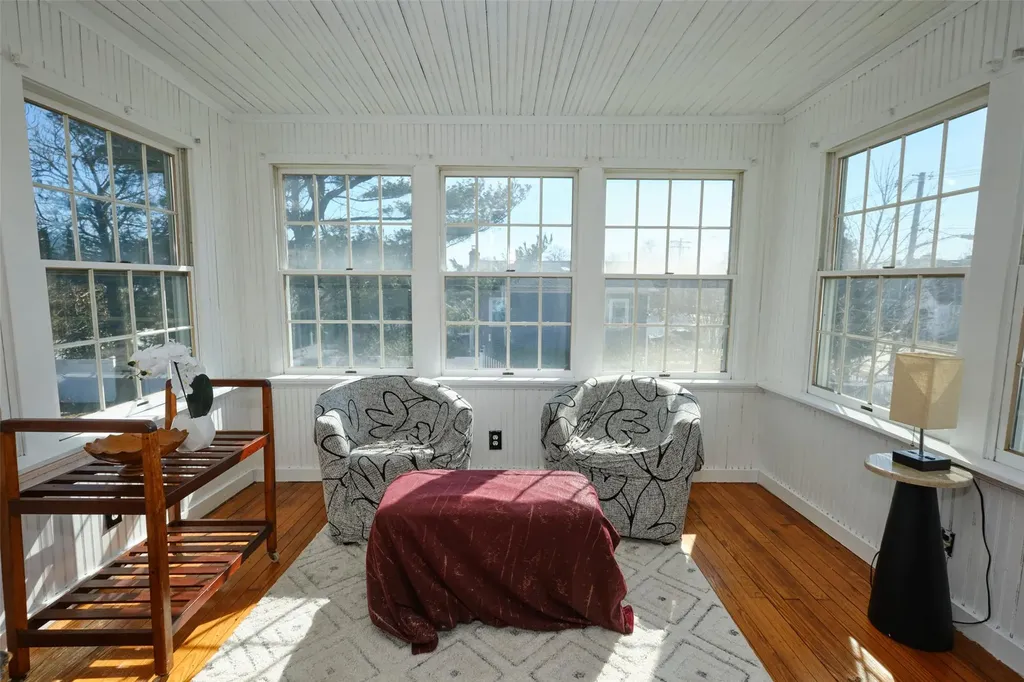 487 S Bayview Avenue Freeport NY 11520