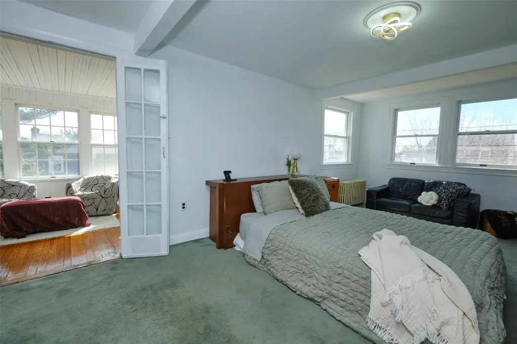 487 S Bayview Avenue Freeport NY 11520