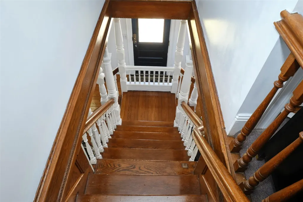 487 S Bayview Avenue Freeport NY 11520