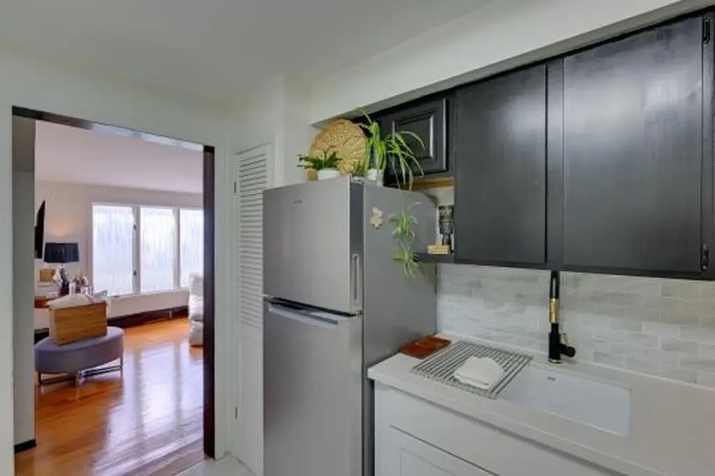 487 S Bayview Avenue Freeport NY 11520