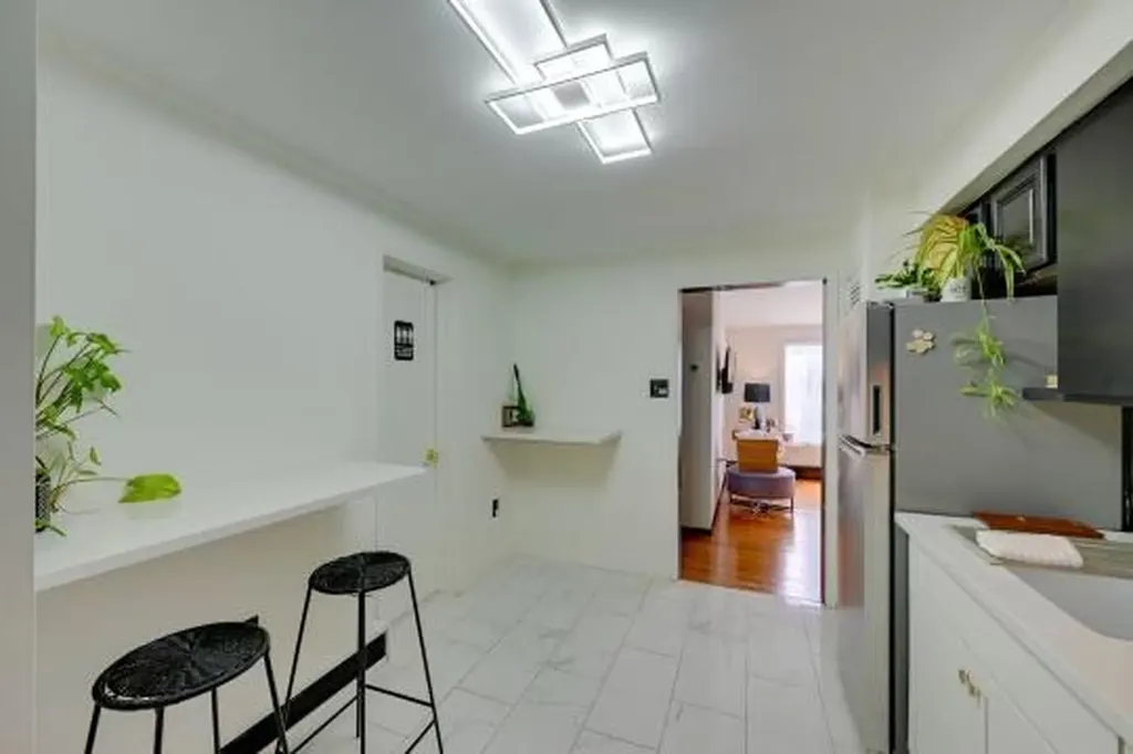 487 S Bayview Avenue Freeport NY 11520